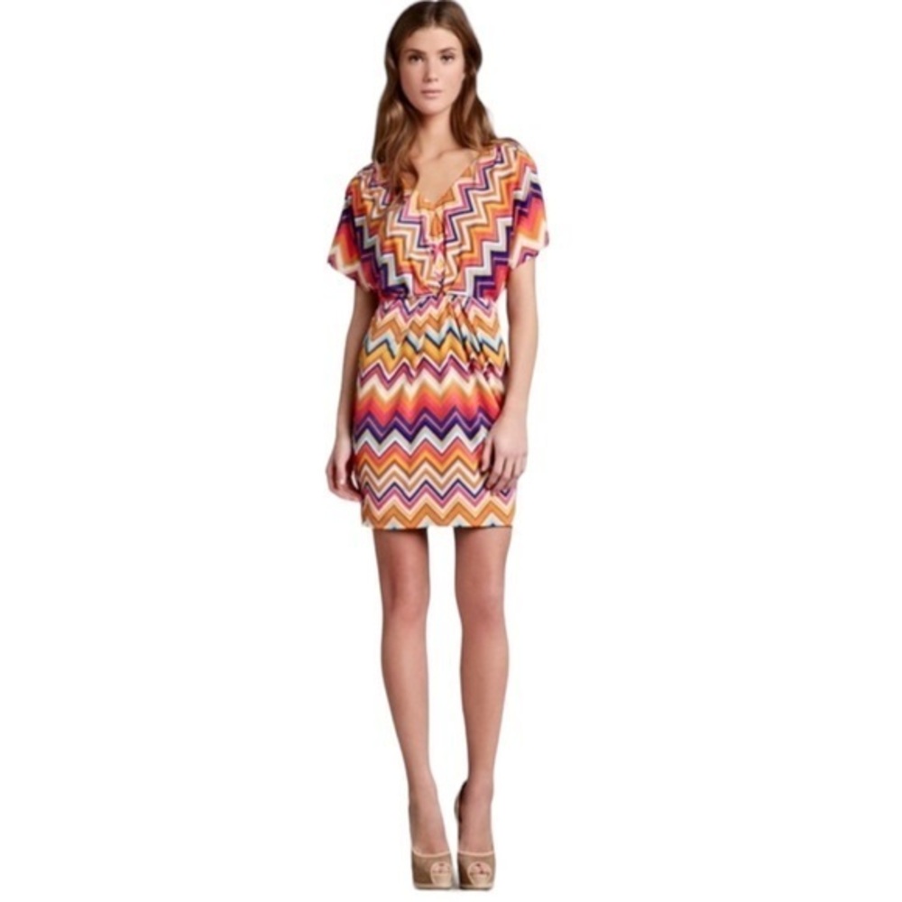 TRINA TURK CHEVRON REDONDO ZIG ZAG STRIPE SHORT SLEEVE COLORFUL VNECK MINI DRESS